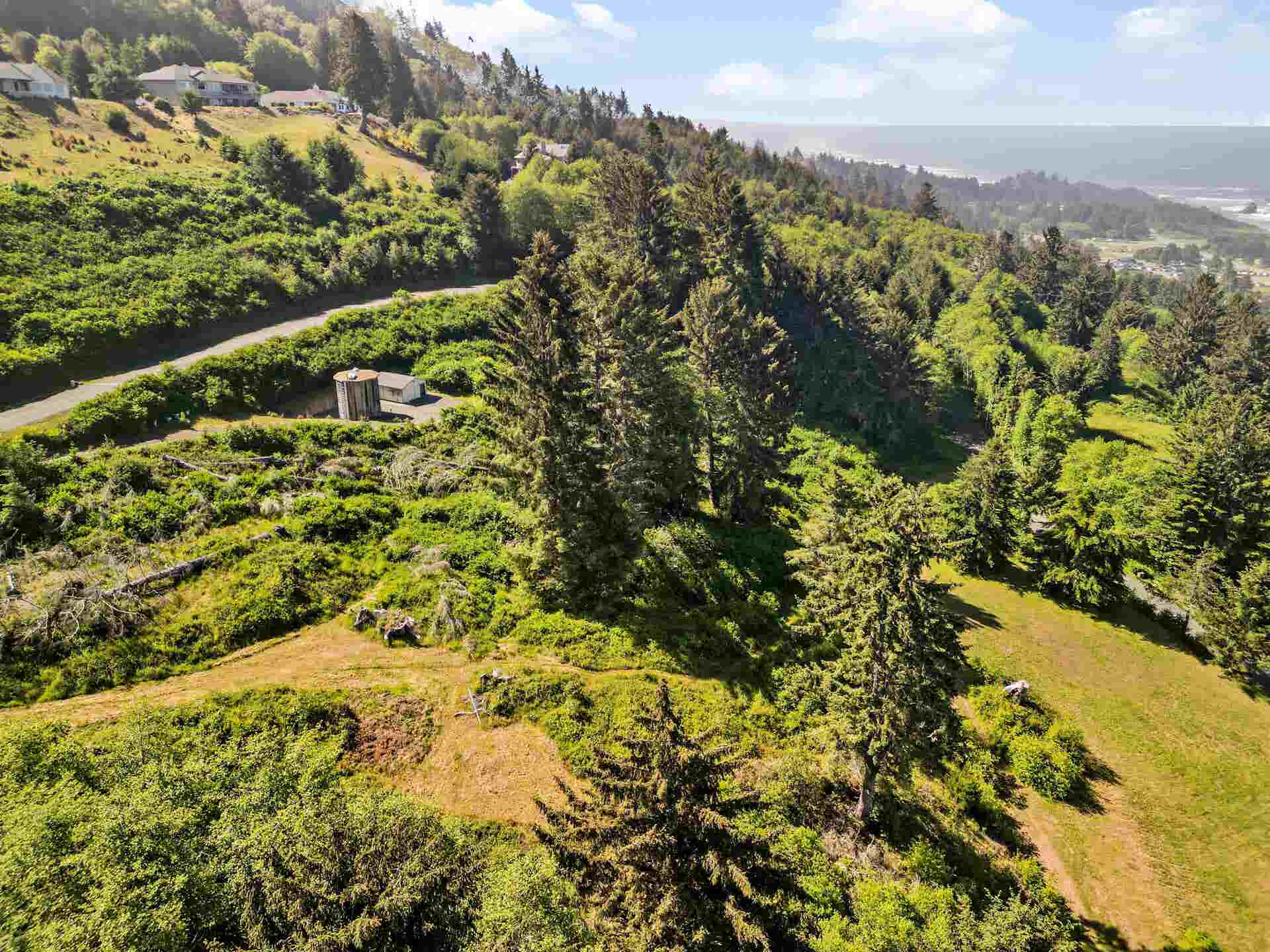 400 Spyglass Road, Smith River, CA 95567