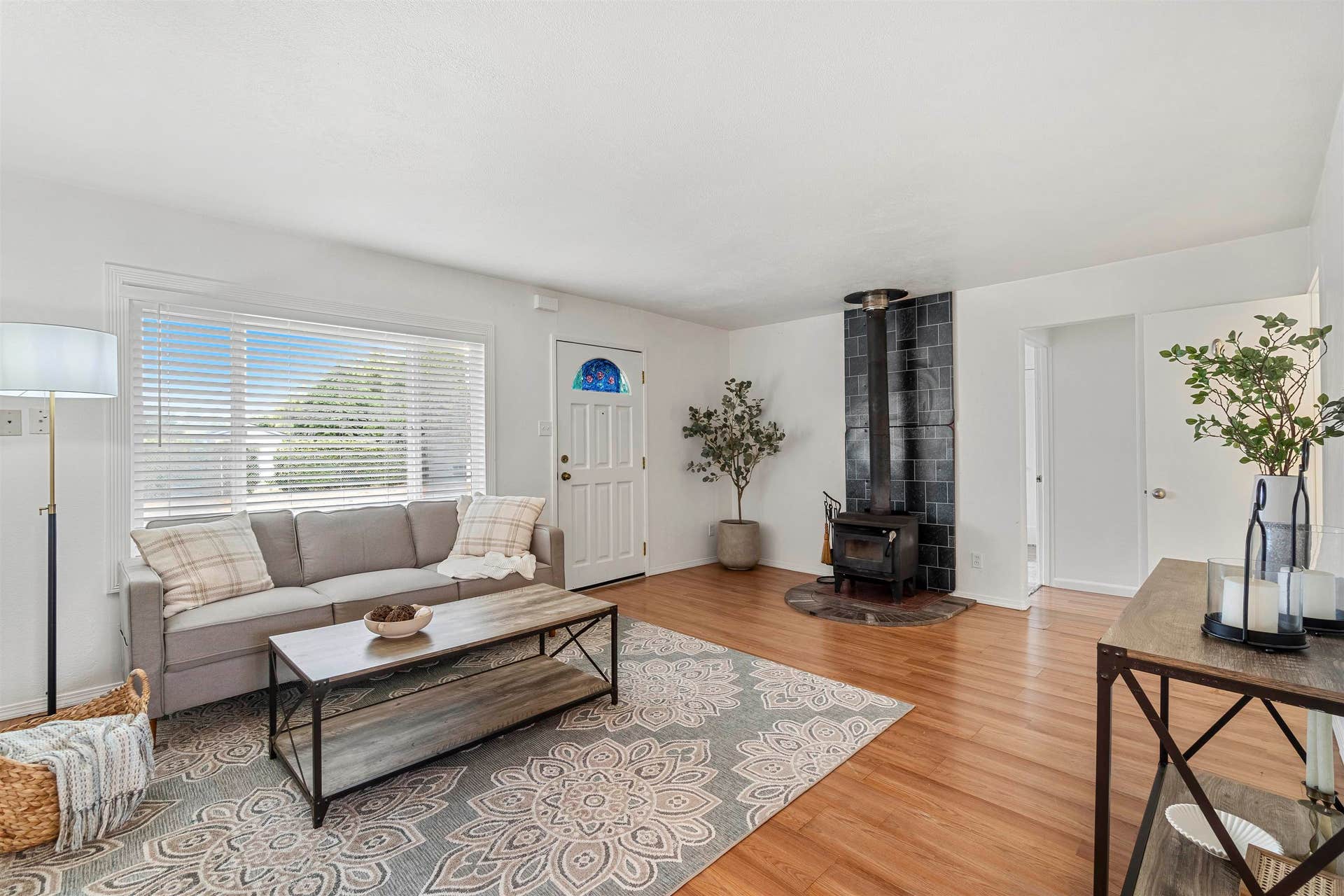 240 Glenn St, Crescent City, CA 95531