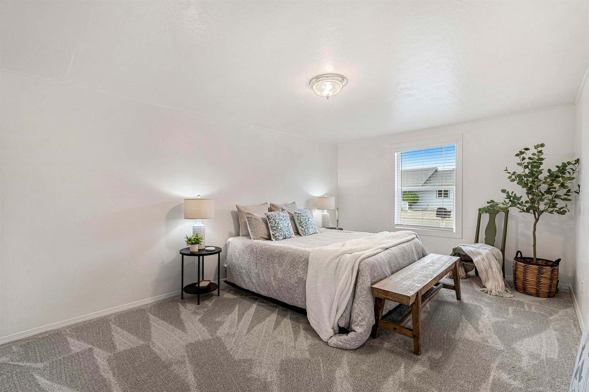 240 Glenn St, Crescent City, CA 95531